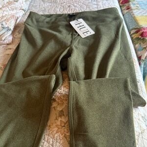 HUE Forest Green Leggings